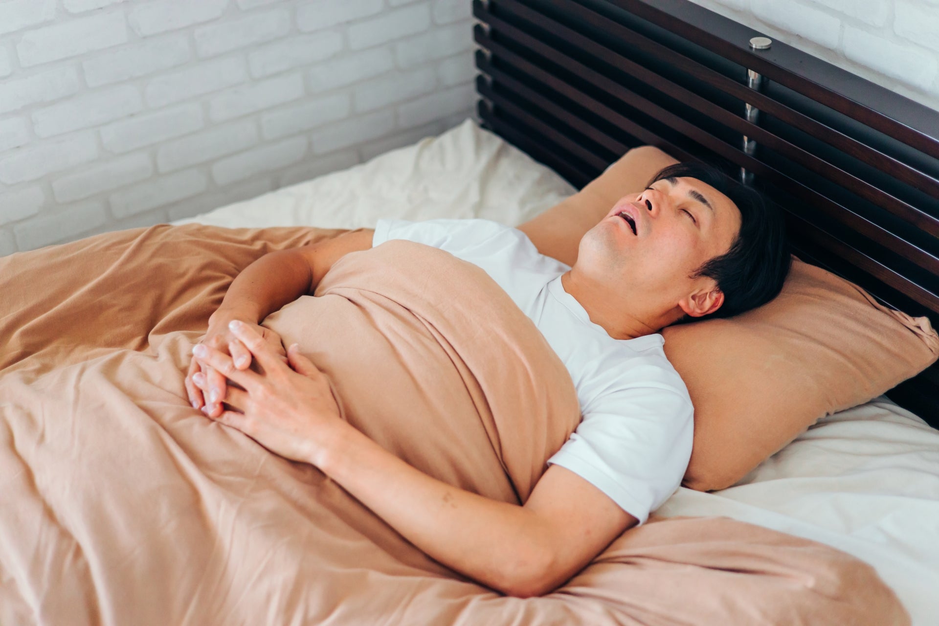 睡眠姿勢